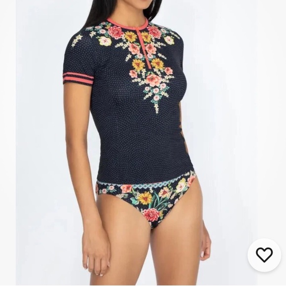 Johnny Was MIA Sporty Surf Shirt Floral Size Medium NWT and Box! - Picture 2 of 8